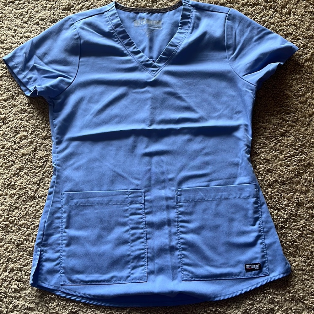 Grey’s Anatomy ACTIVE scrub top